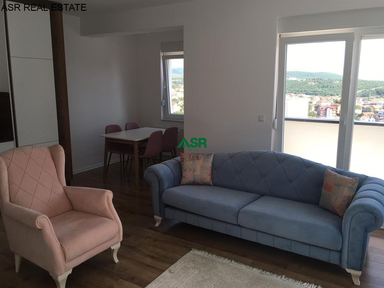Lëshohet banesa 85m2 me qira në Rrugën C 3
