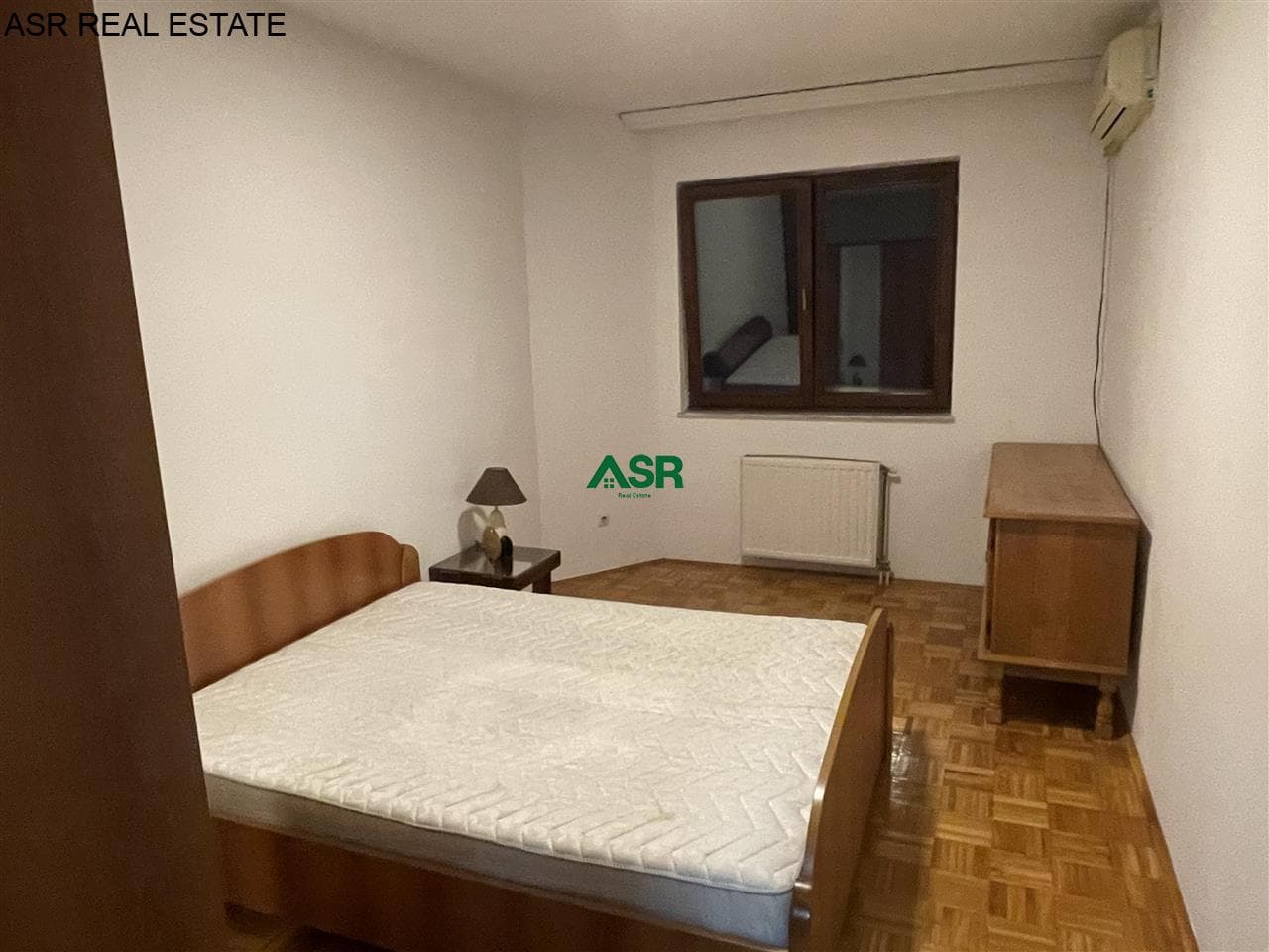 Lëshohet banesa me qira në lagjën Qender tek Parku i Qytetit 4