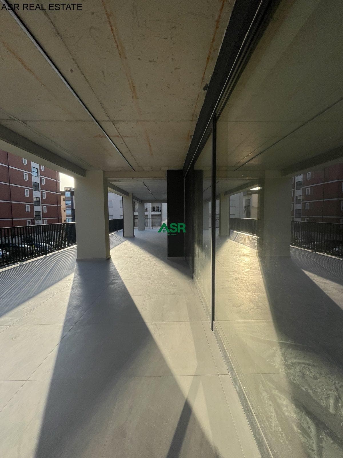 Ofrohet Lokali me siperfaqe 111 m² me qira në rrugen C 1