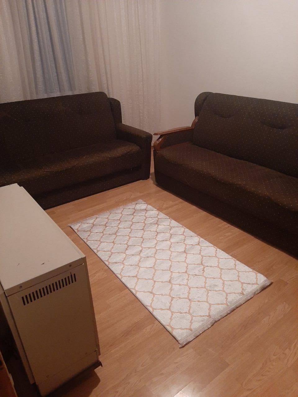 Lëshohet banesa me qira në lagjën 4 Llullat 2