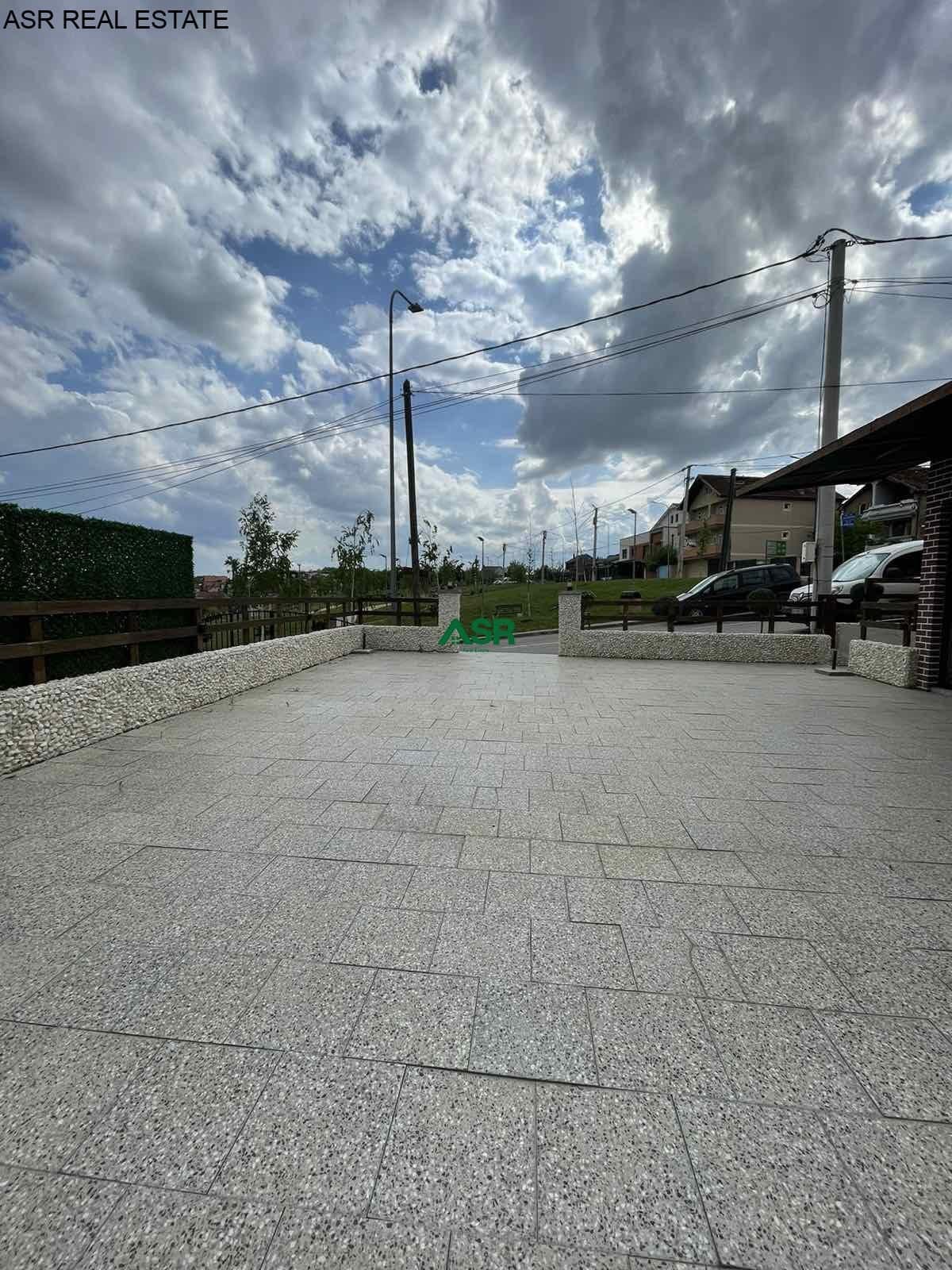 Lokal 150 m2 me qira në lagjen Arberia 2