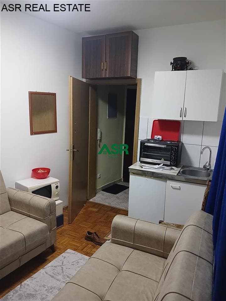 Ofrohet banesa e tipit gasoniere me qira në lagjen sllovenia e sportit 4