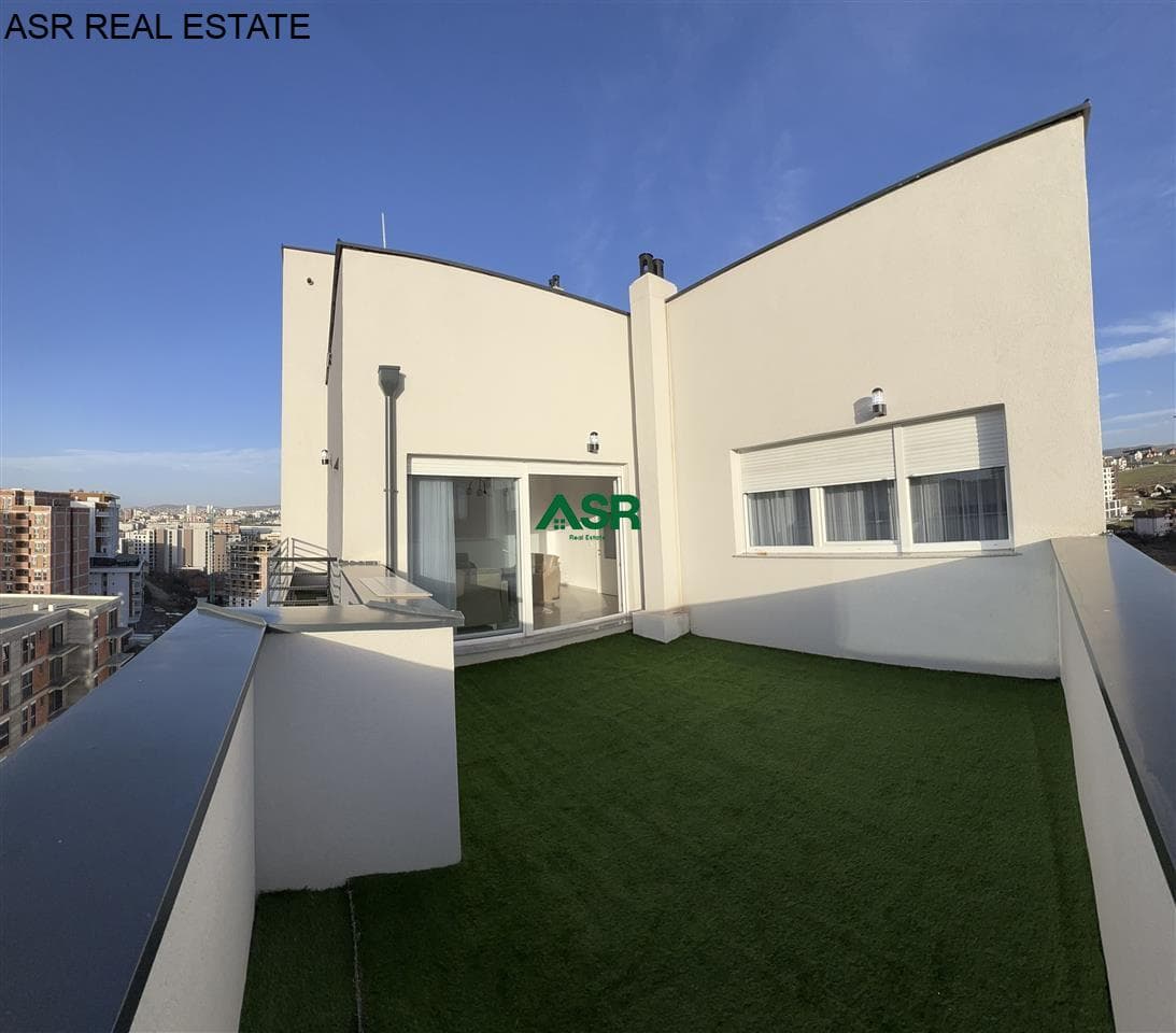 Lëshohet banesa Penthouse me qira në lagjen Prishtina e re 3