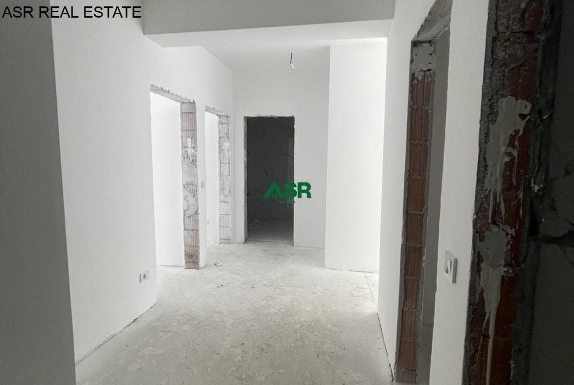 Ofrohet #BANESA me siperfaqe 93.57 m² per #SHITJE në lagjen Arberia 4