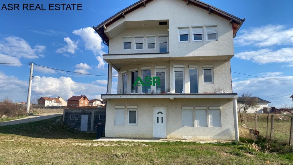 Shitet Shtepia në lagjën Arberia (Dragodan)