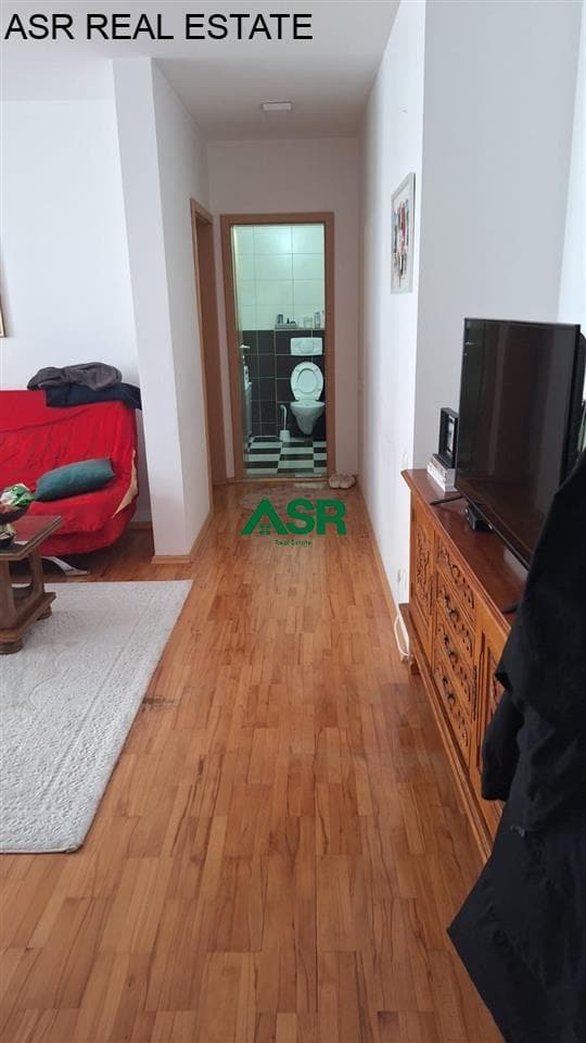 Banesë 63m2 me shitje në lagjen Emshir 4