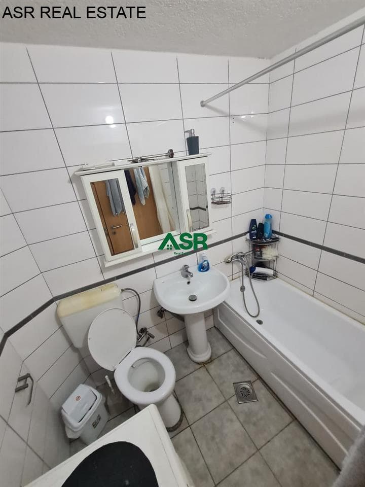 Ofrohet banesa me qira në lagjen rruga B, 4
