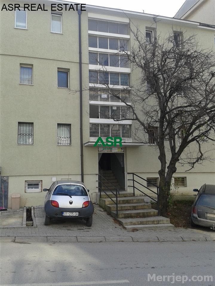 Lëshohet banesa e tipit gasoniere me qira në lagjen ulpiana 3