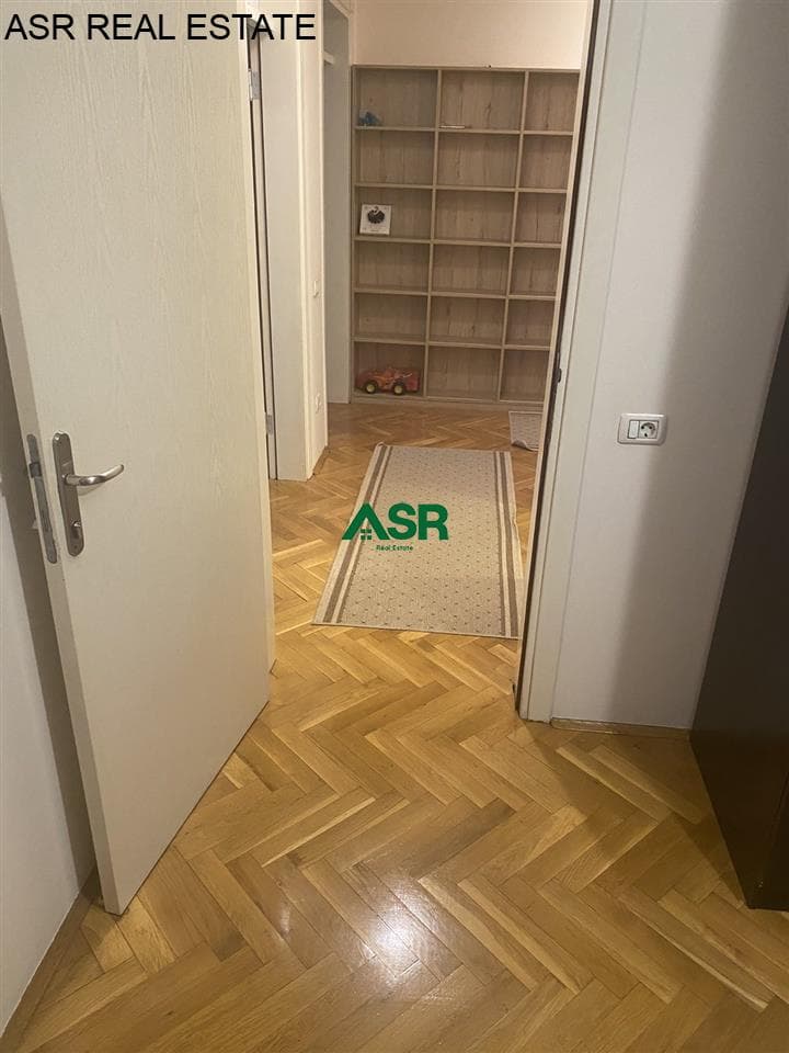 Ofrohet banesa per shitje në qender te Prishtines, 2