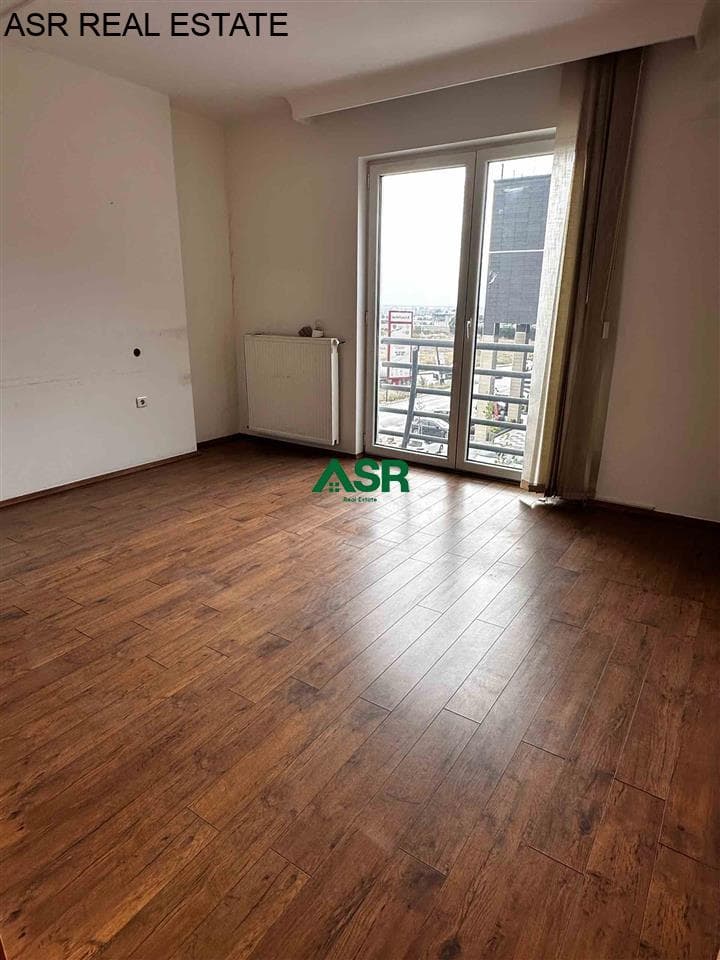 Banesë 300m2 me qira në Arbëri 4