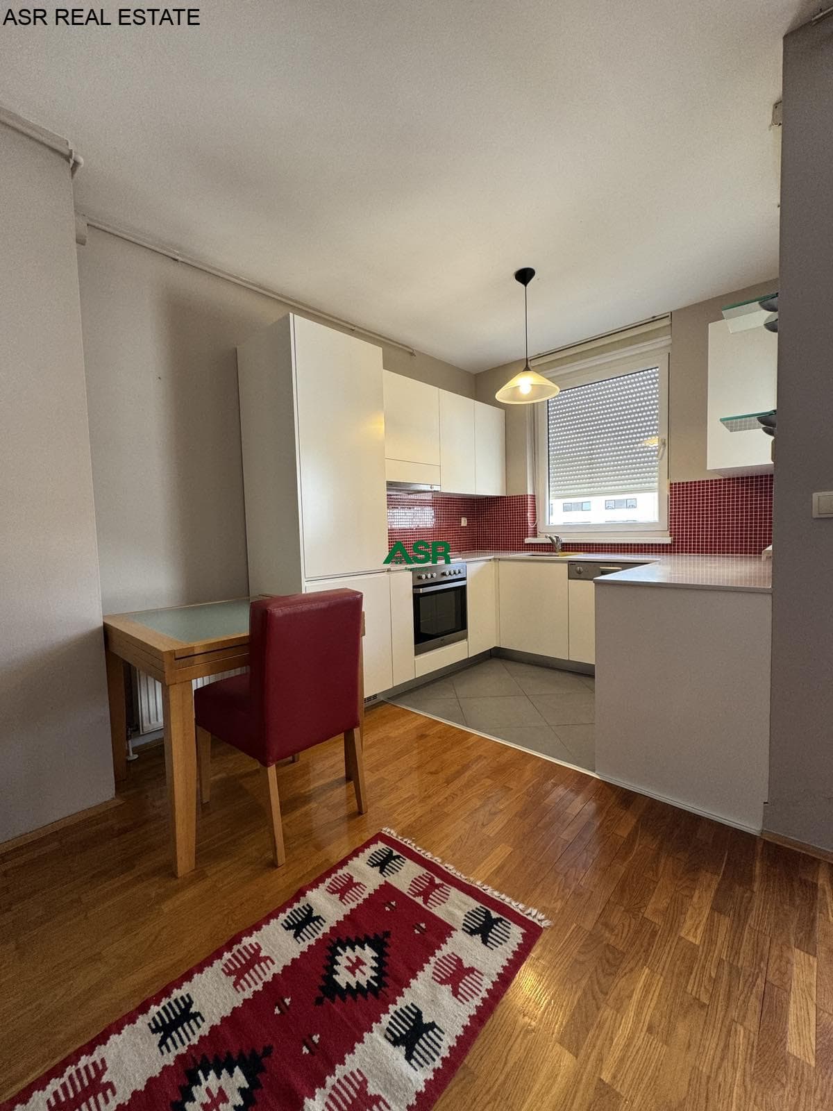 Ofrohet banesa me qira e tipit Penthouse në rrugen B 2
