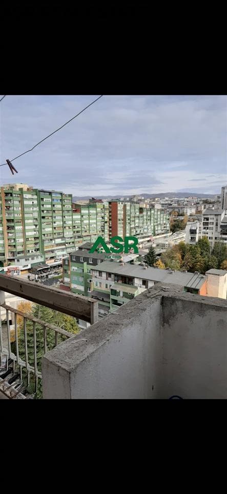 Lëshohet banesa me qira ne lagjen Dardania