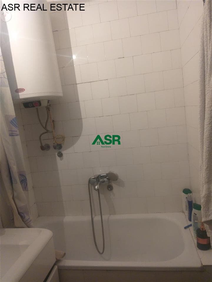 Lëshohet banesa me qera në lagjën Lakrishte 4