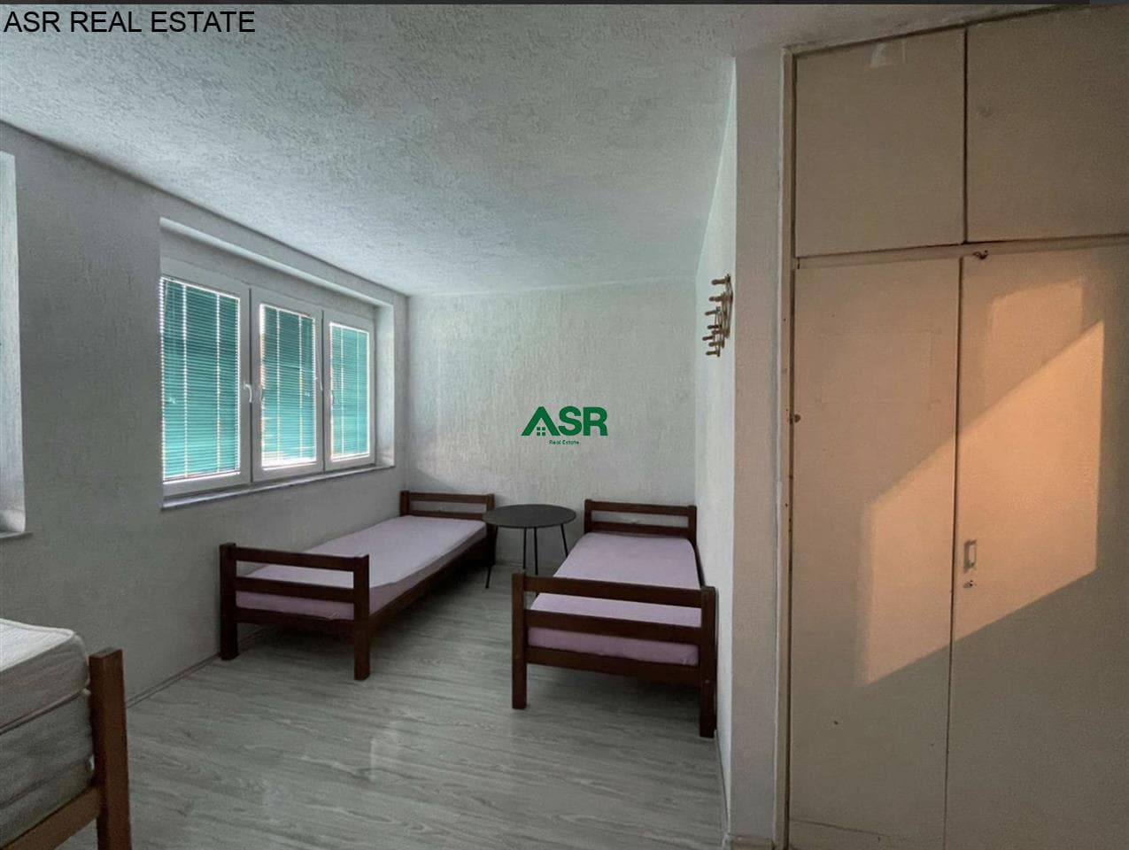 Lëshohet banesa me qira në lagjen qender, tek fakulteti Ekonomik dhe Juridik 4