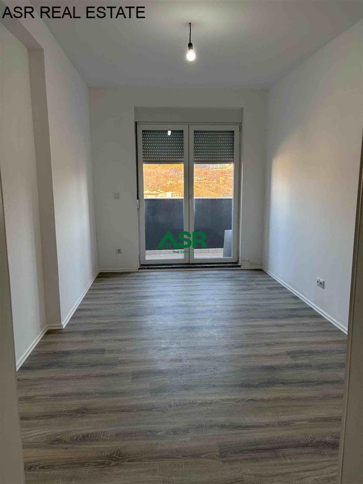 Banesë 84m2 me qira në lagjen e spitalit 3