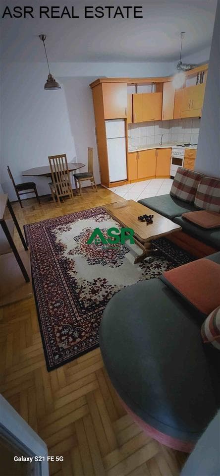 Ofrohet banesa me qira në lagjen bregu i diellit 4