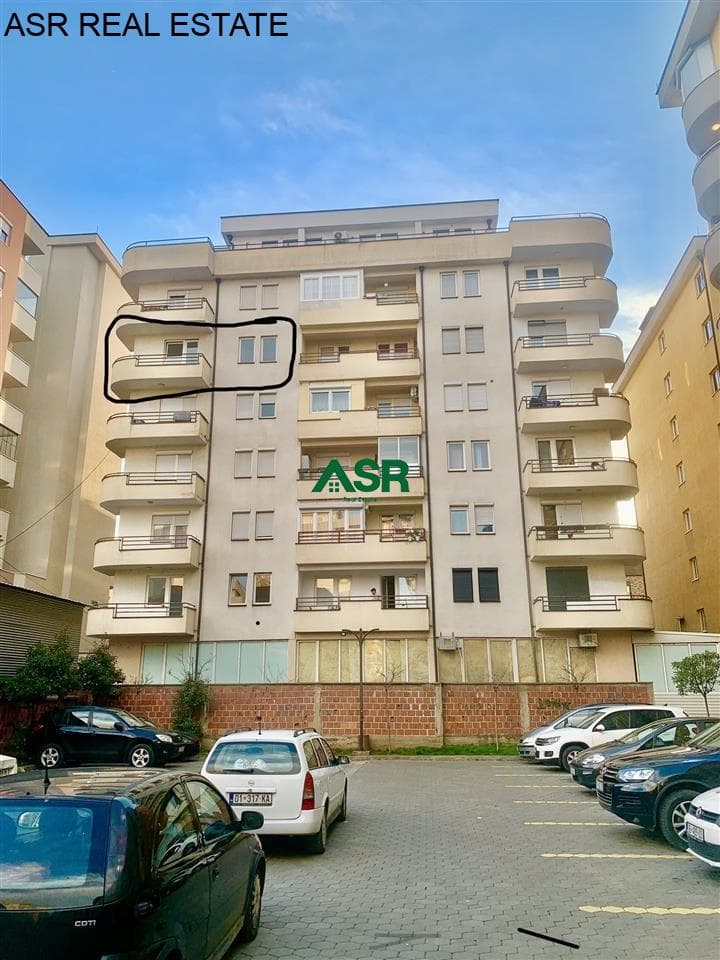 Shitet banesa ne Fushe Kosove