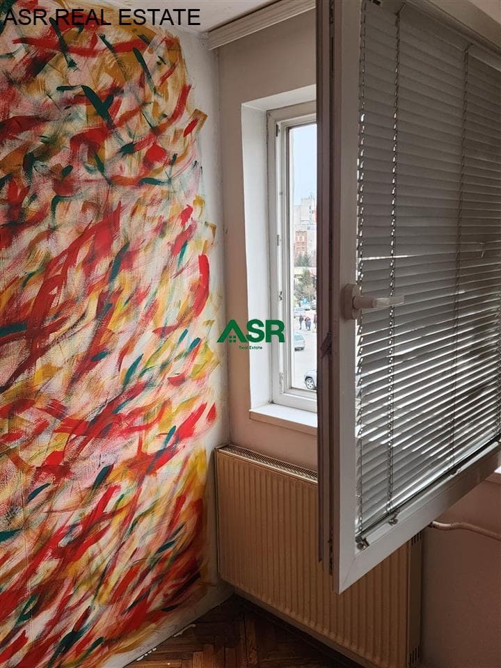 Lëshohet banesa me qira per zyre ne lagjen Dardania 1
