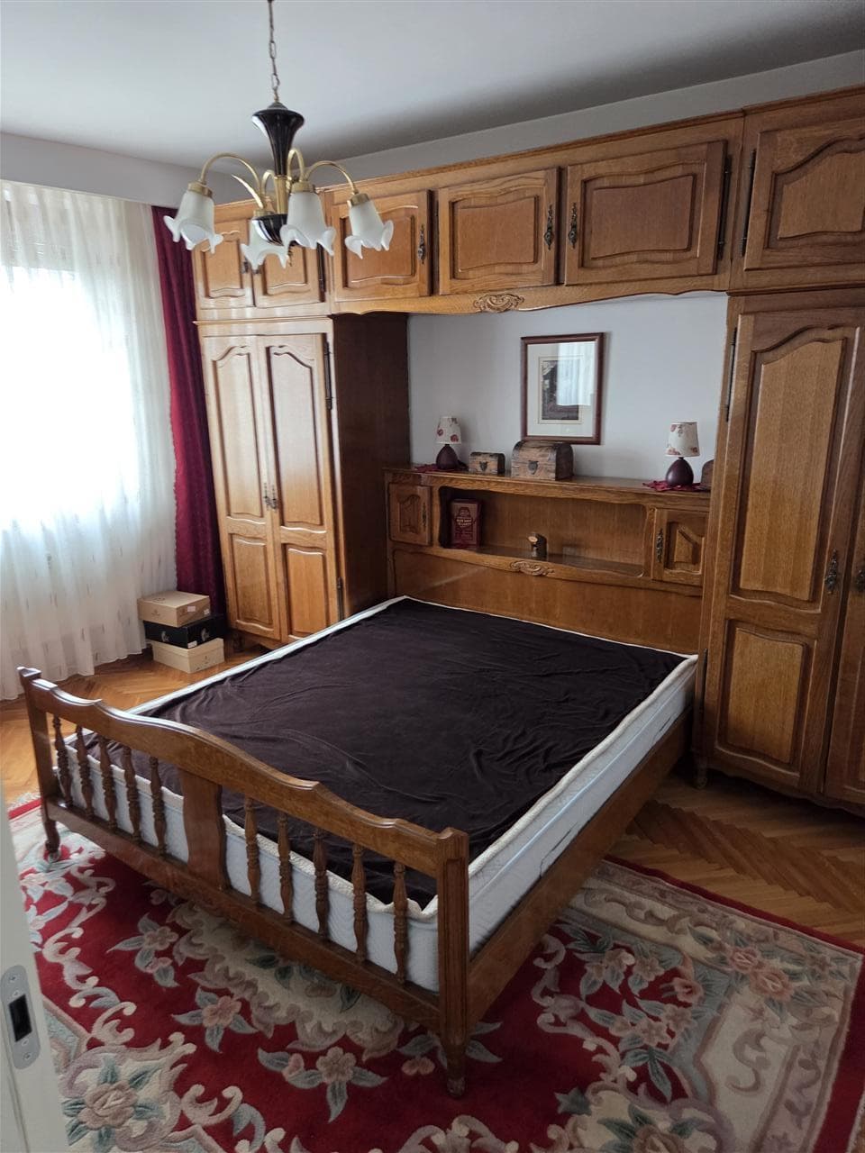 Shtepi 210m2 me qira në lagjen bregu i diellit 2