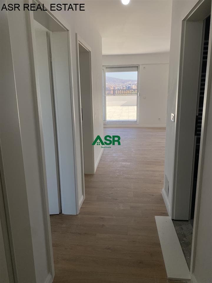 Lëshohet Penthouse me qira përballë siptalit Amerikan. 4