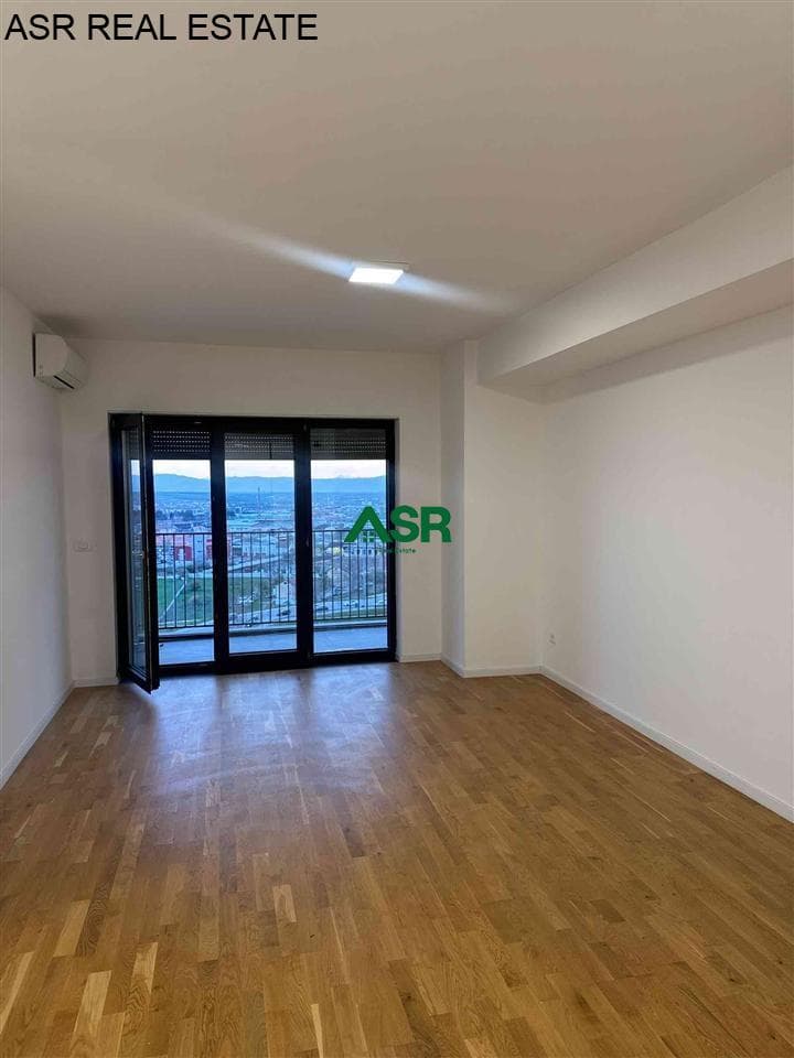 Banesë 93m2 me qira në lagjen Lakrishte