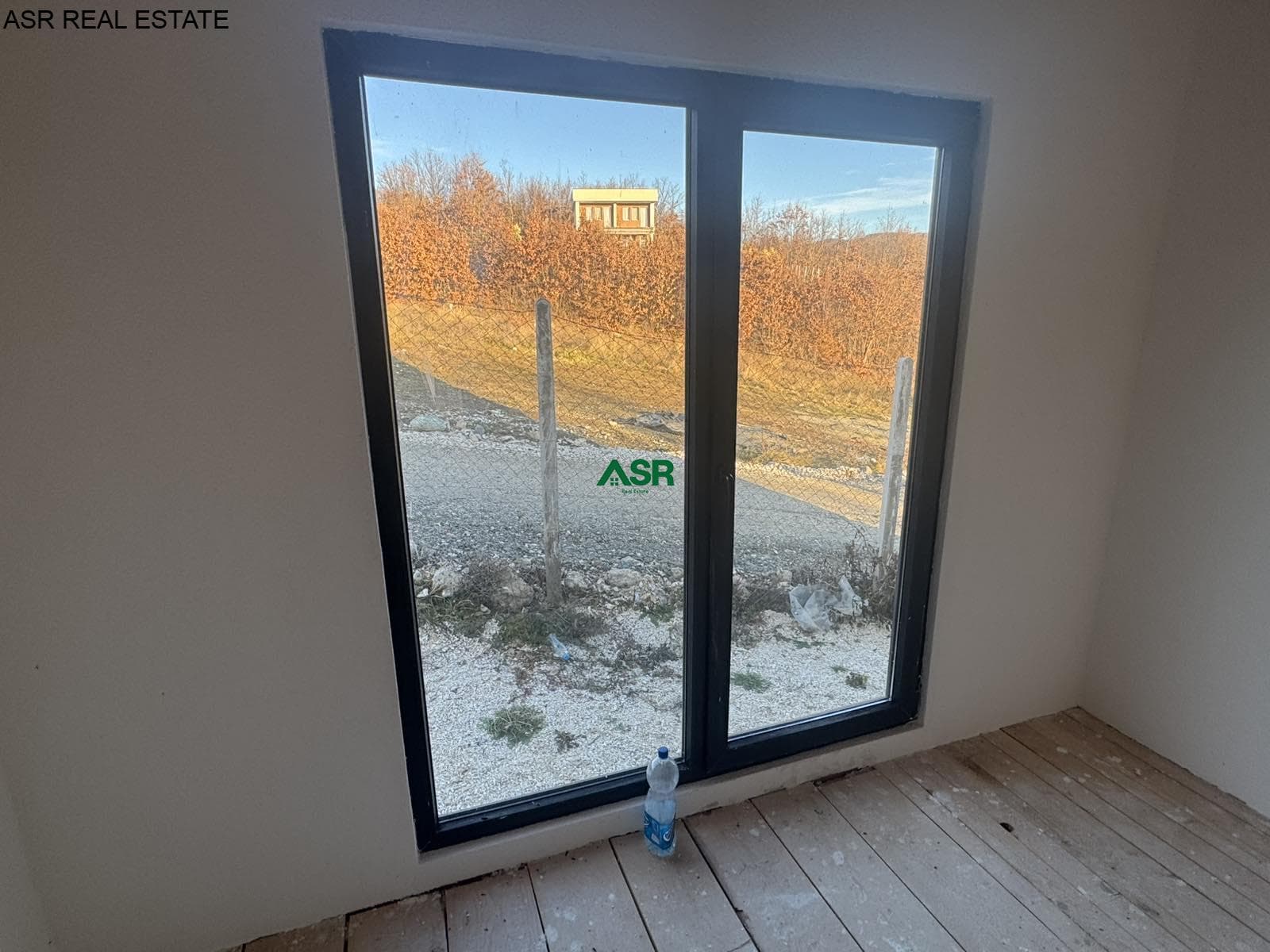 Ofrohet për shitje villa në Grashtice 3