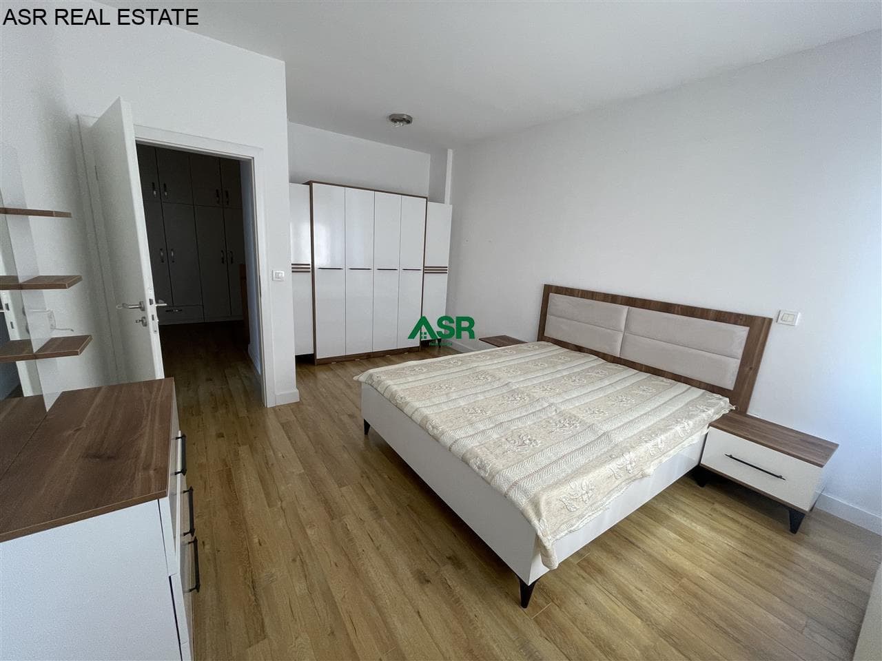 Lëshohet banesa me qira në lagjen Mati 1 3