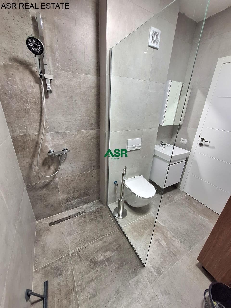 Banesë 89m2 me qira në lagjen Mati 1 4