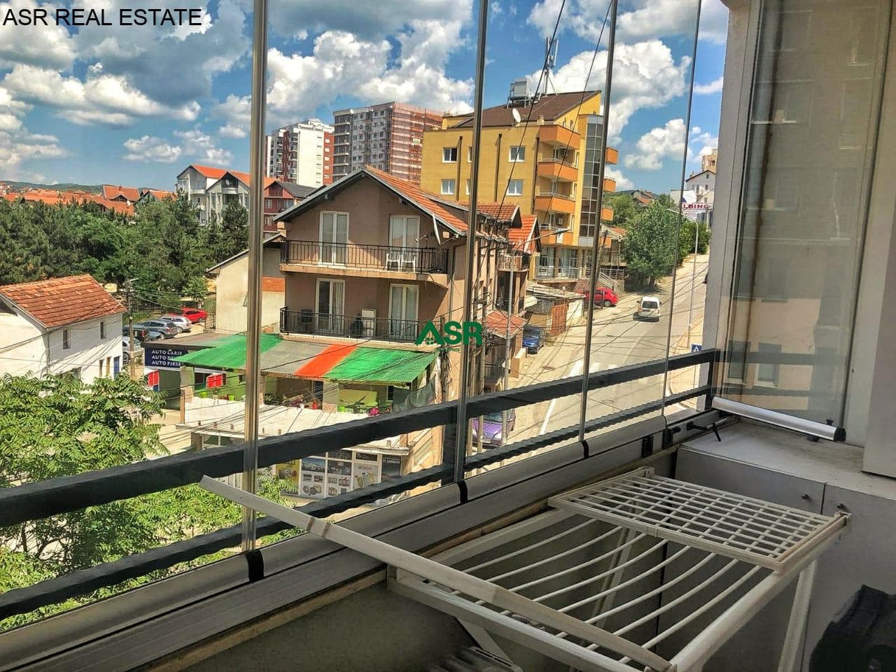 Lëshohet banesa me qira në lagjën Qender, te parku i qytetit 3