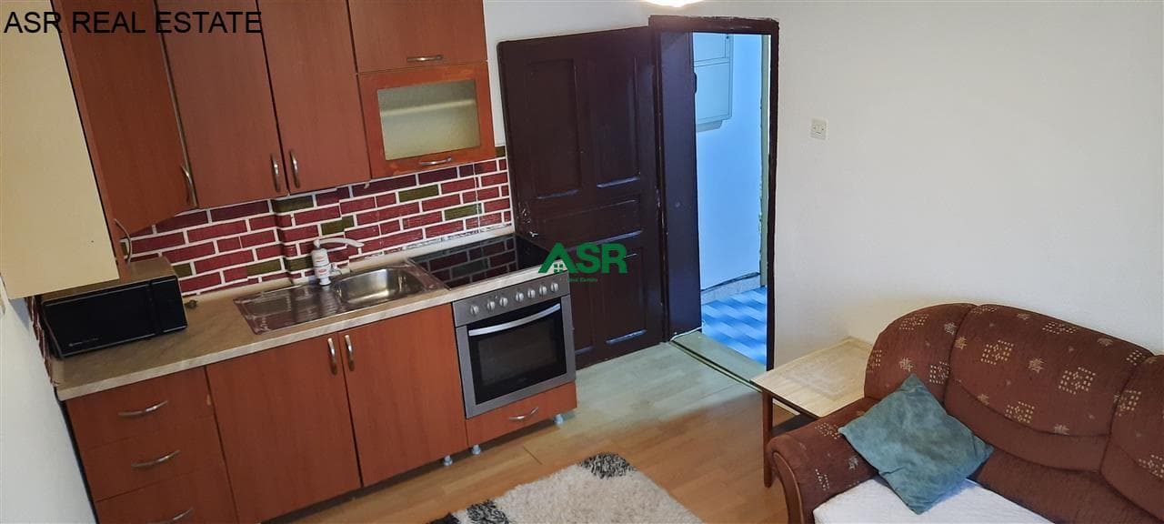 Lëshohet shtepia me qira afer qendres 2
