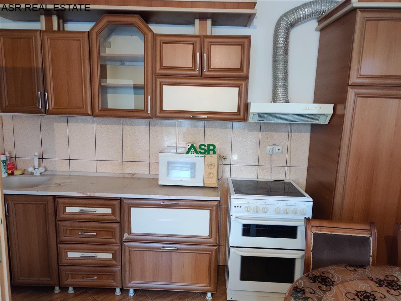 Lëshohet banesa me qera në rr.Ismajl Dumoshi,afer teatrit Dodona 3