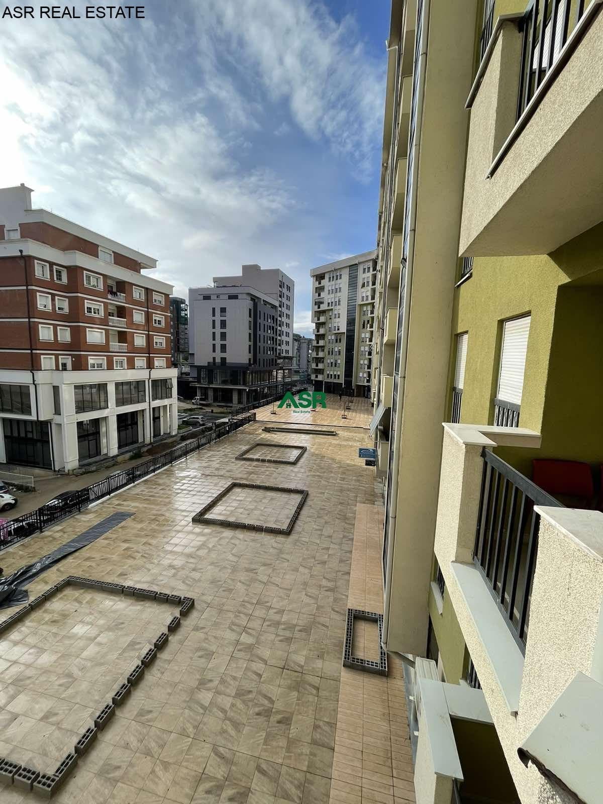 Lëshohet banesa me qira per zyre në lagjën RRUGA B 3