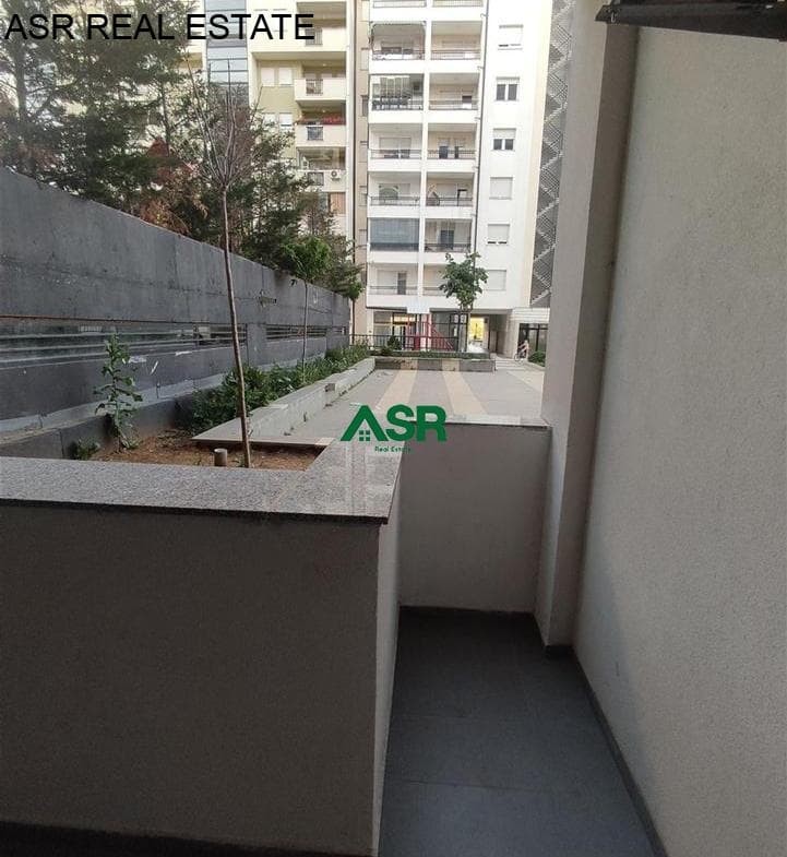 Shitet banesa ne rr.Muharrem Fejza 4