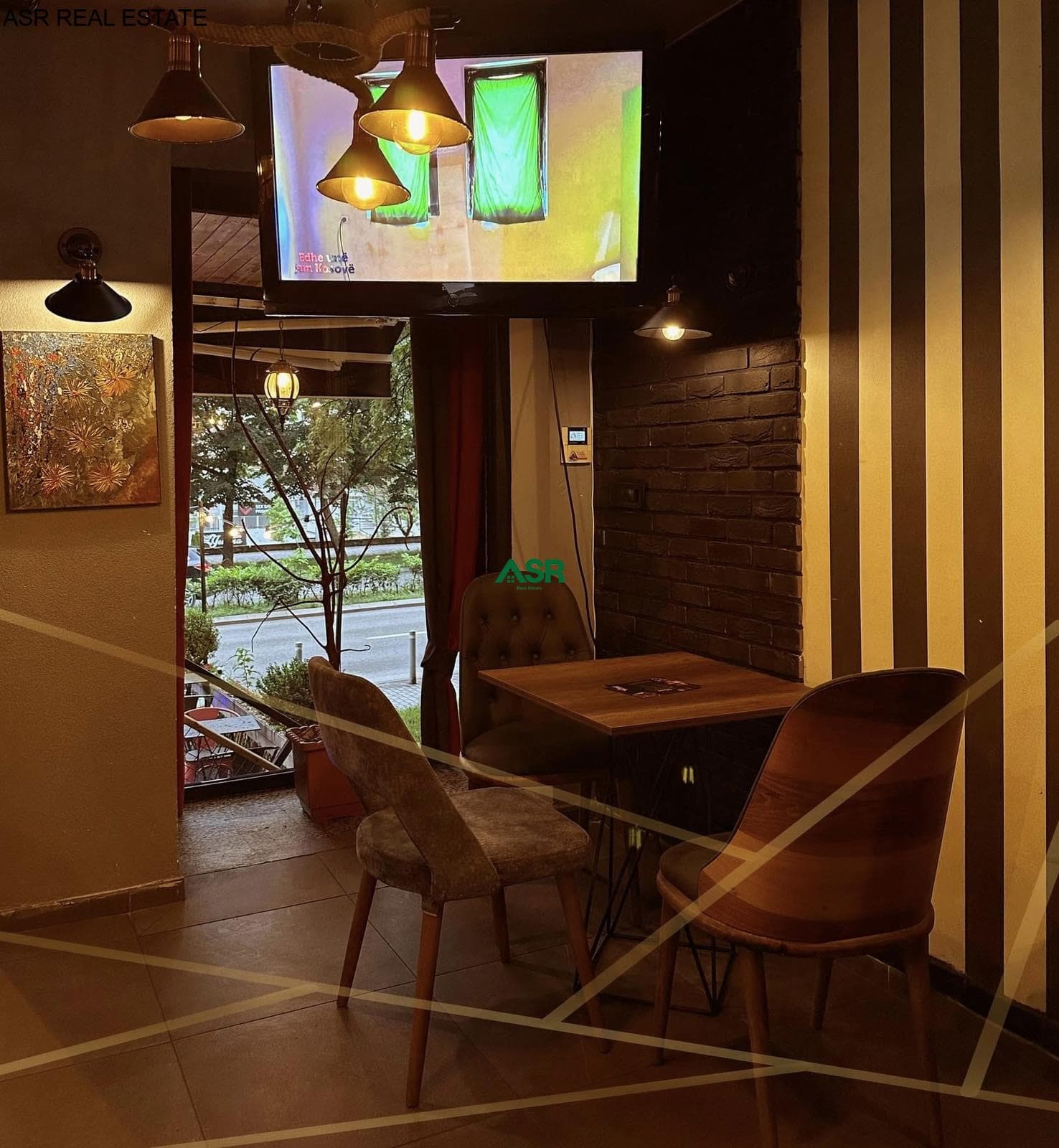 Ofrohët për shitje biznesi me sipërfaqe 60m² ndodhet në ULPIANË. 2