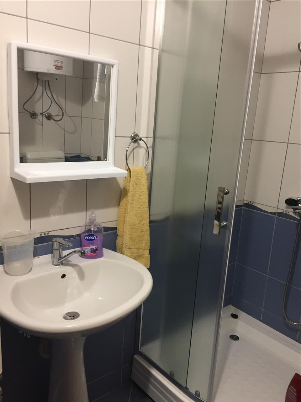 Lëshohet banesa me qira në lagjën qender, te parku i qytetit 2