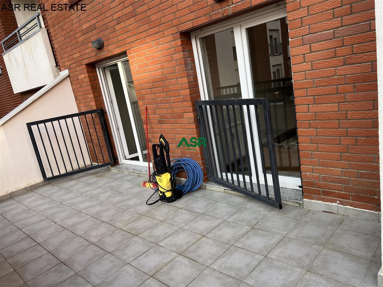 Banesë 100m2 me qira në rr.Muharrem Fejza 3