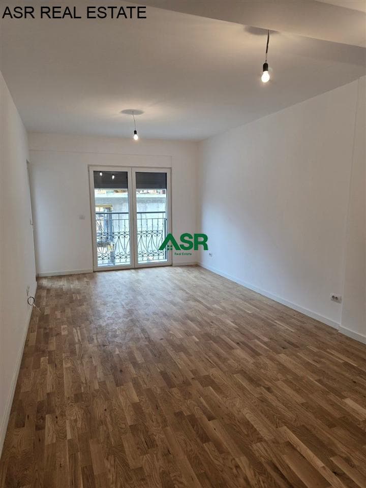 Zyre 60m2 me qira në qender 3