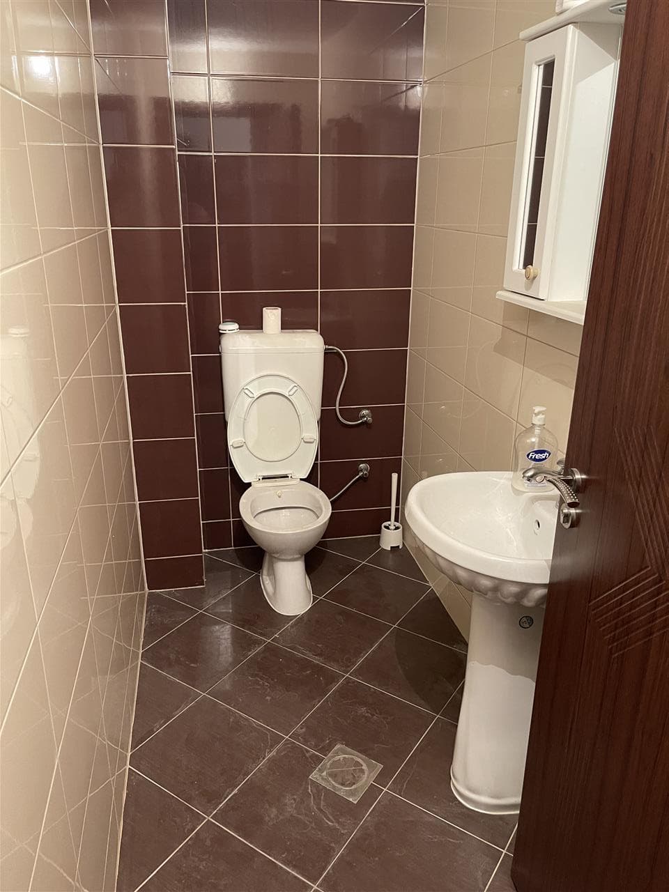 Shitet banesa në lagjën Qafa ne Prishtine 2