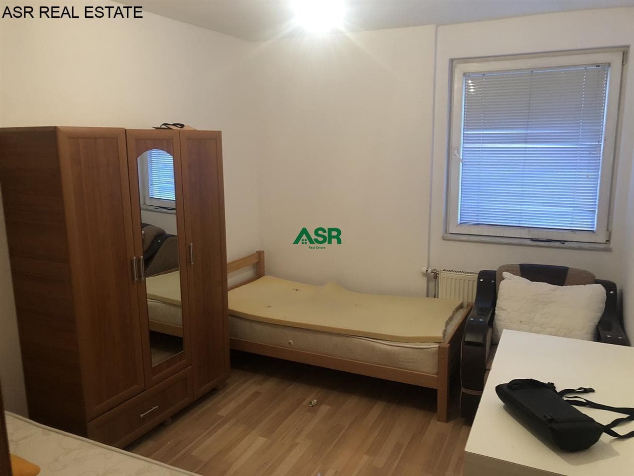 Banesë 90m2 me qira në lagjen e spitalit