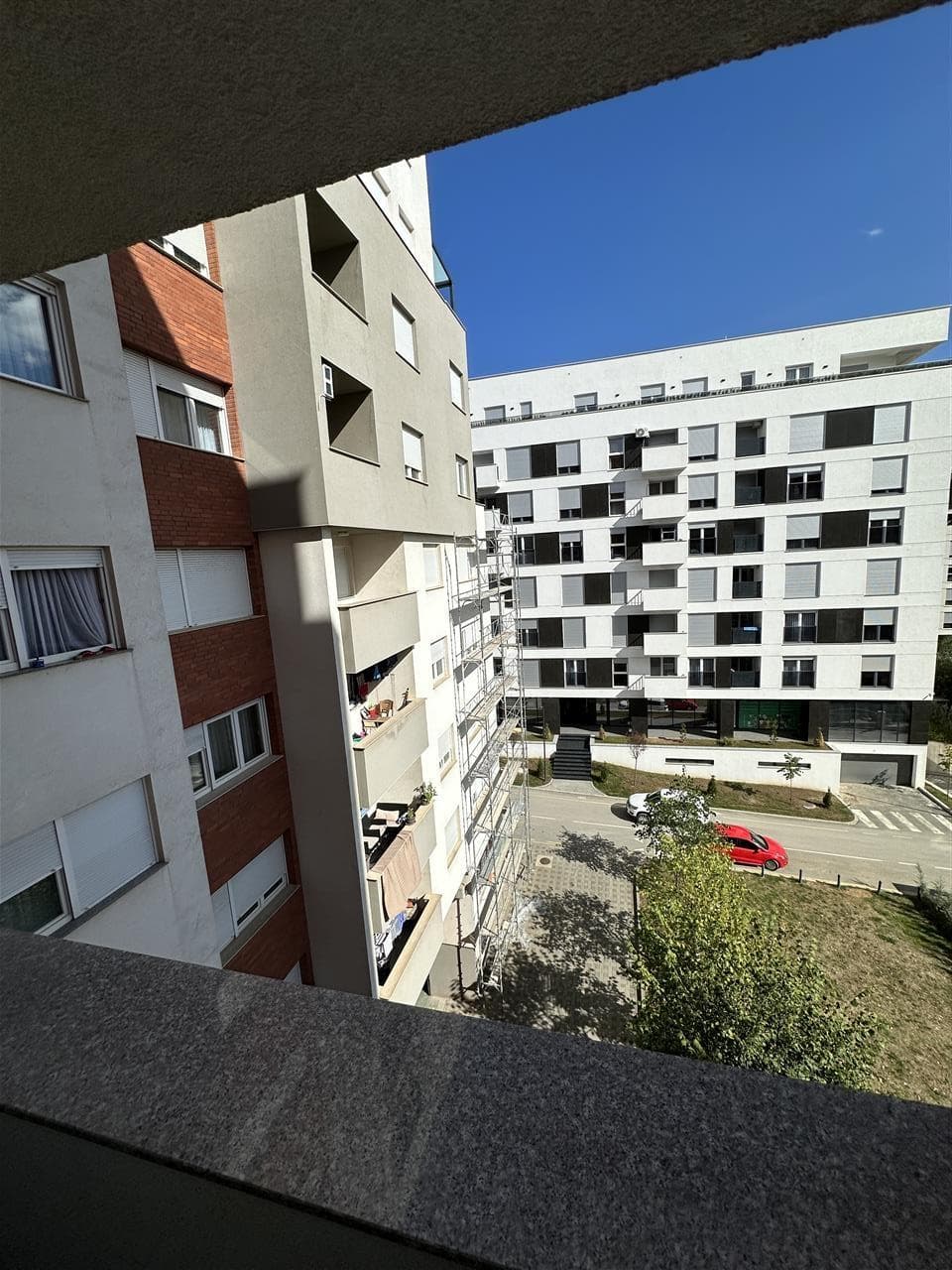 Ofrohet banesa me qira në lagjen e spitalit, rr.Muharrem Fejza