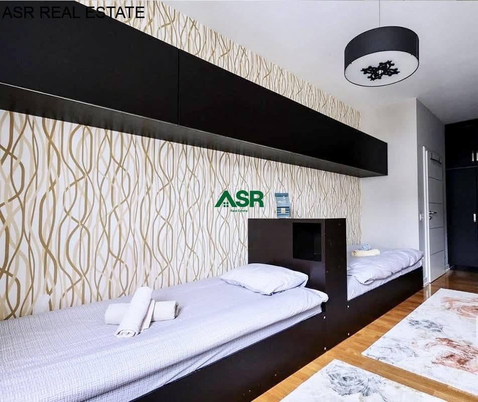 Ofrohet per SHITJE penthouse ne lagjen Tophane