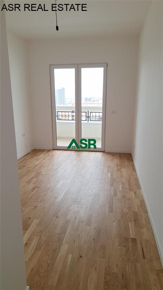 Banesë 150m2 me qira në kompleksin IN ON ne lagjen e muhaxhereve 4