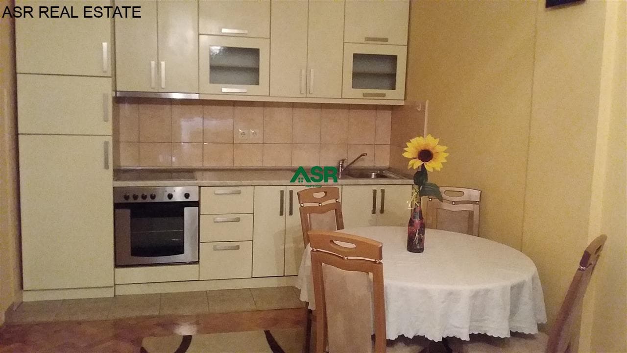 Lëshohet banesa me qera në lagjën AKTASH