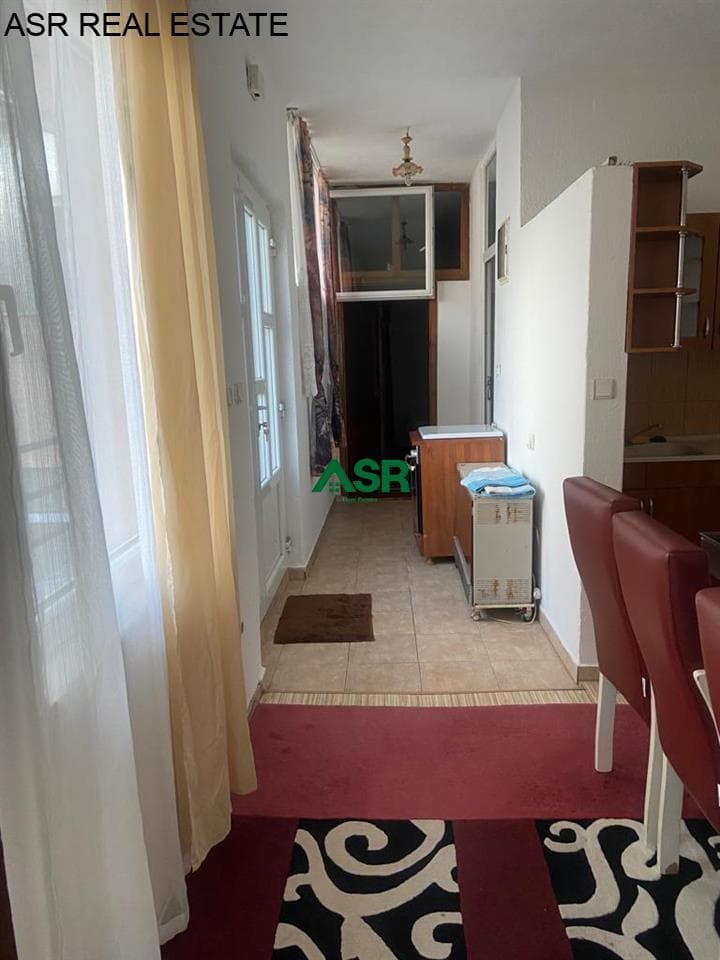 Lëshohet banesa me qira në lagjën bregu i diellit