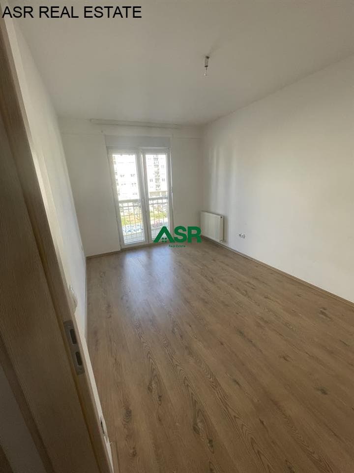 Banesë/zyre 96 m2 m2 me qira në rr.C 3