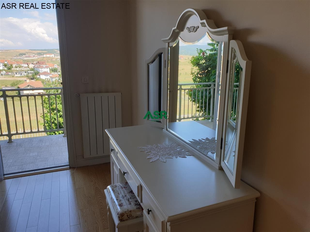 Lëshohet shtepia me qira ne Fshatin Nderkombetar 3