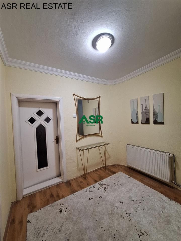 Ofrohet banesa (kat shtepie me qira) me qira në lagjen taslixhe, 4