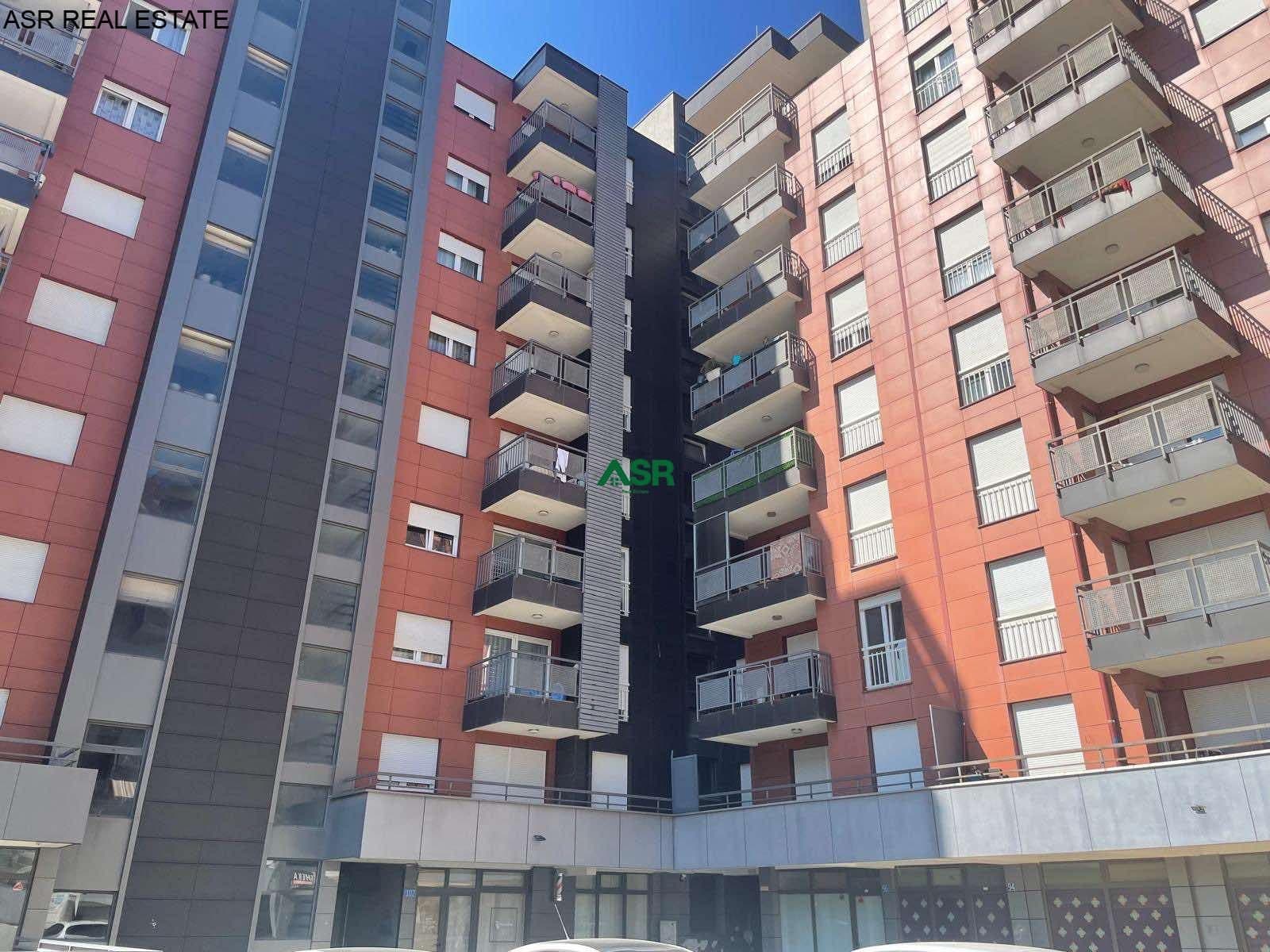 Ofrohet banesa me qira në lagjen e spitalit, rr.Muharrem Fejza 4