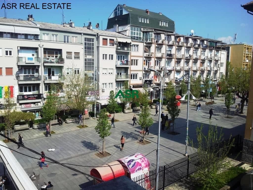 Lëshohet banesa per zyre me qira në lagjen qender, tek kafet e rakise