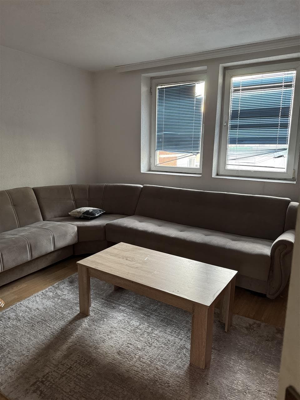 Banesë 60m2 me qira në Rr.Agim Ramdani, Qendër